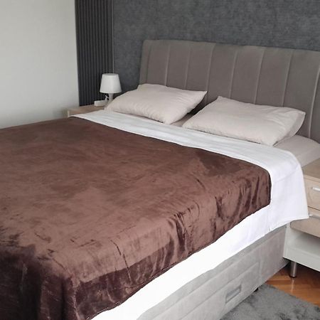 Kuman Apartments Κουμάνοβο Εξωτερικό φωτογραφία
