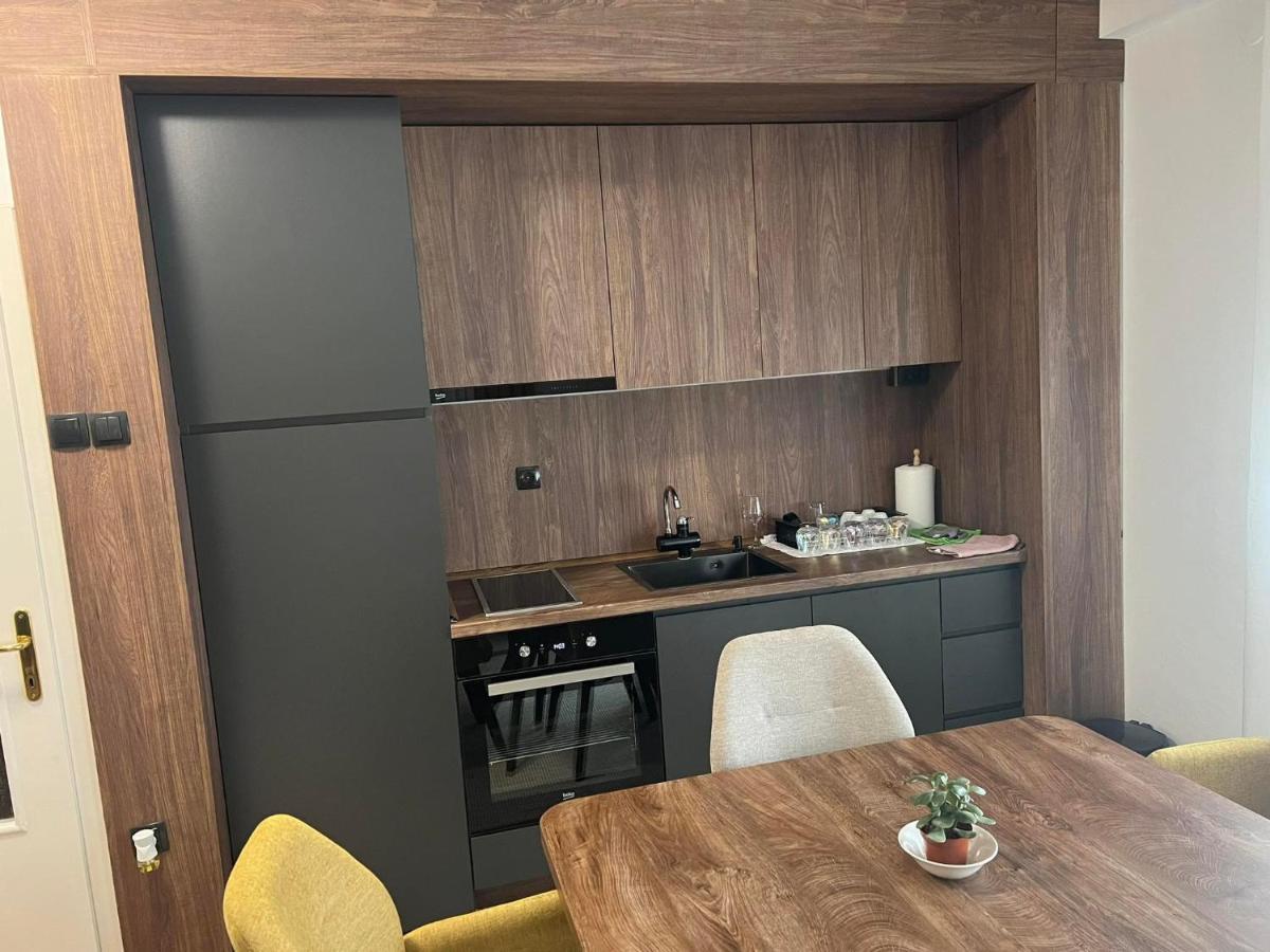 Kuman Apartments Κουμάνοβο Εξωτερικό φωτογραφία