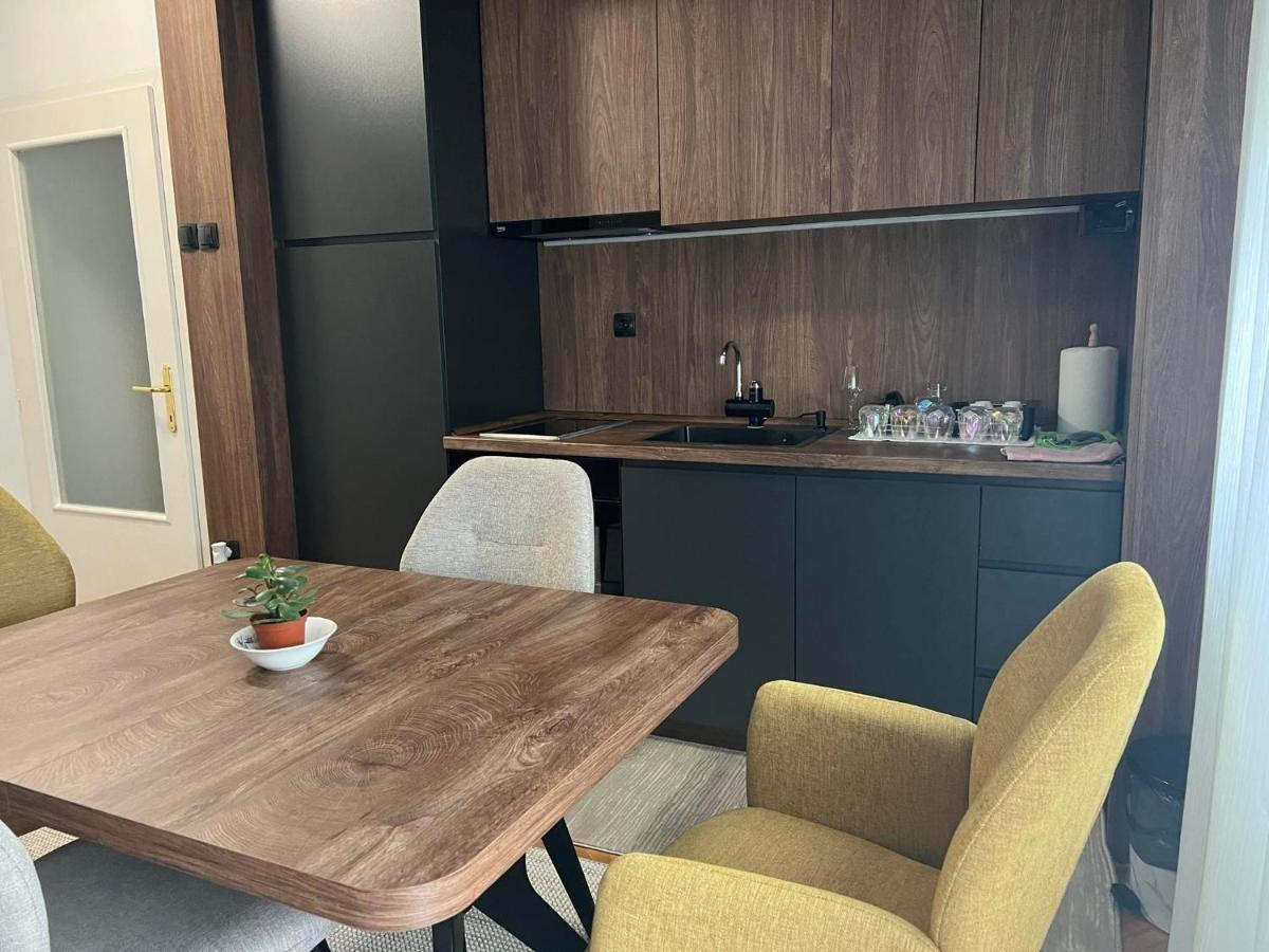 Kuman Apartments Κουμάνοβο Εξωτερικό φωτογραφία